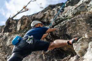 Justesse technique et performance en escalade : la qualité qui dépasse la force